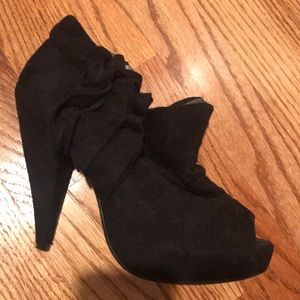 Black Side Zip Ruffle Bootie